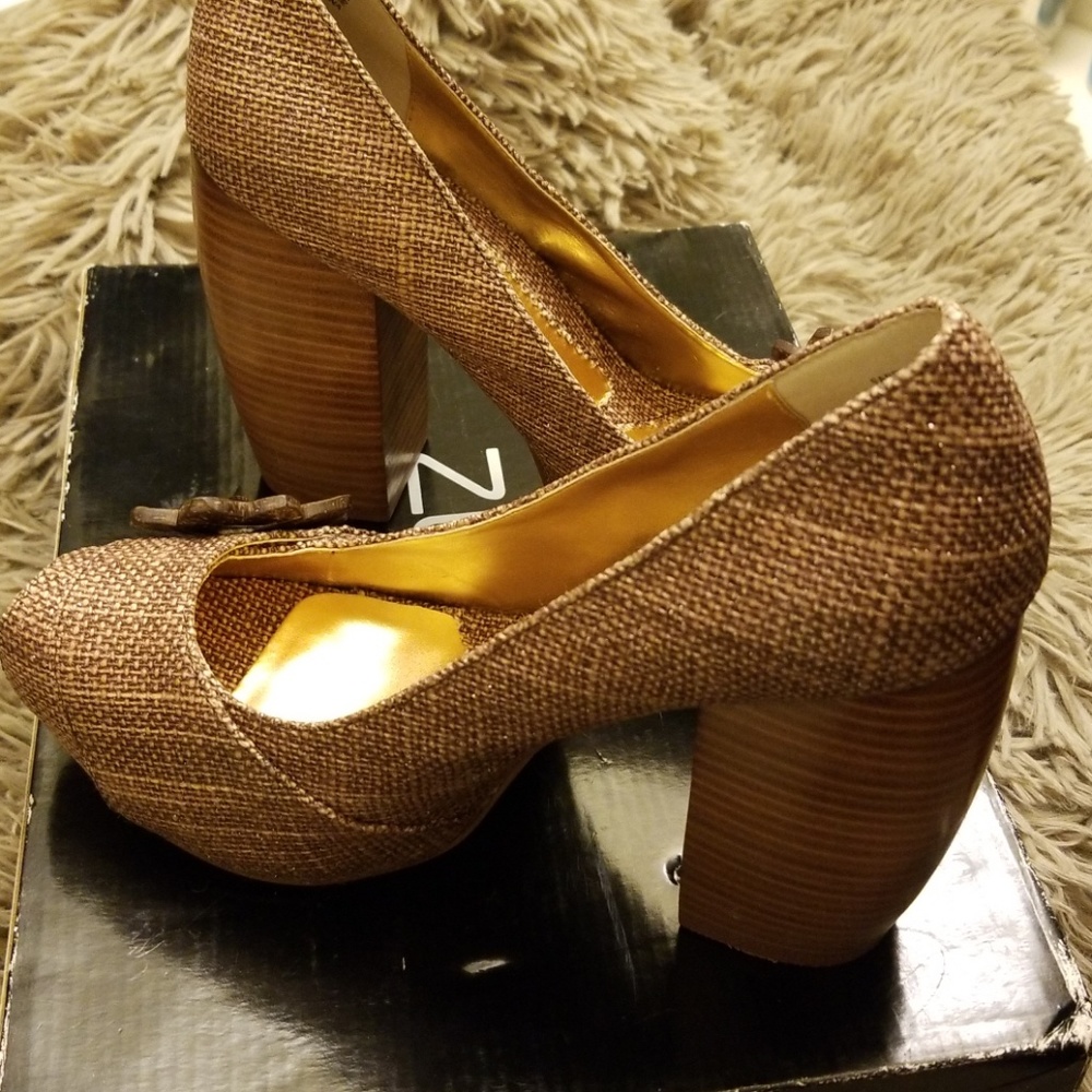 Shoe - Picture 5 of 6